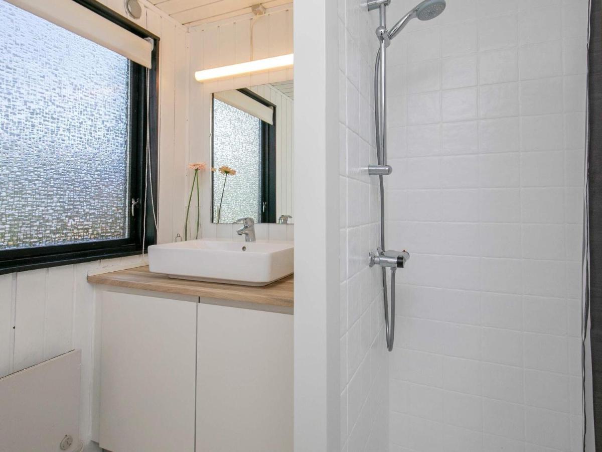 6 Person Holiday Home In Hesselager Eksteriør billede