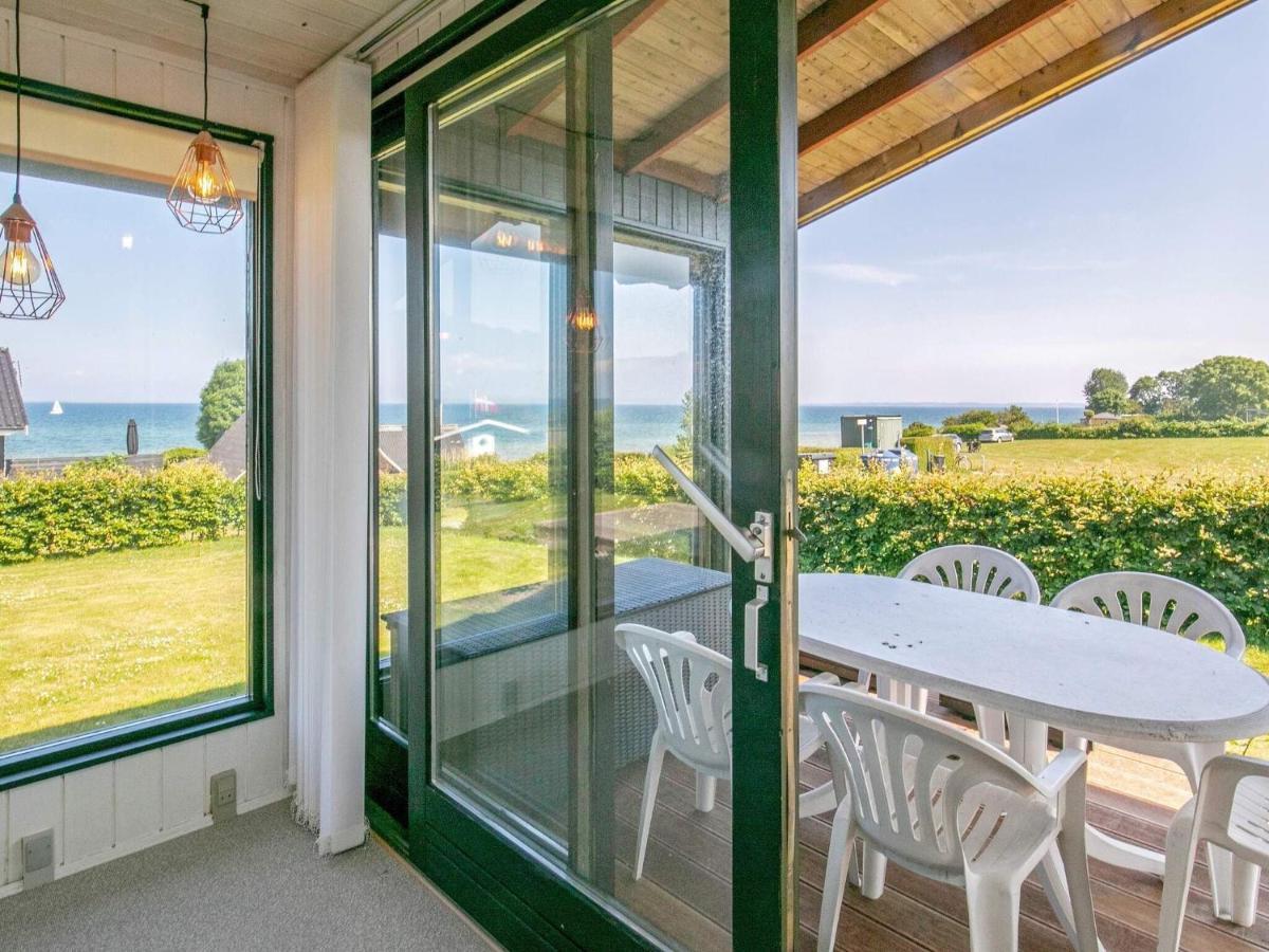 6 Person Holiday Home In Hesselager Eksteriør billede