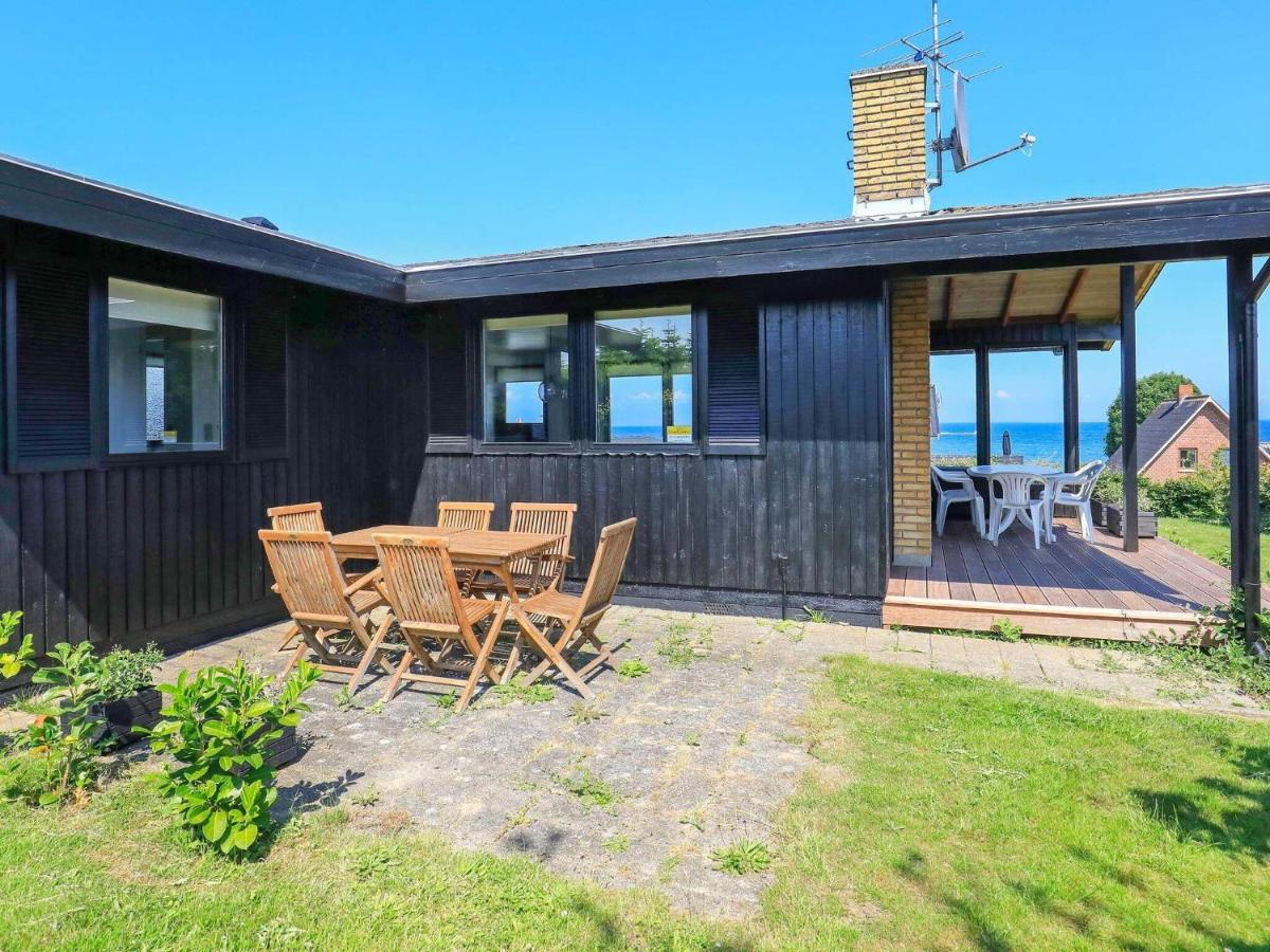 6 Person Holiday Home In Hesselager Eksteriør billede