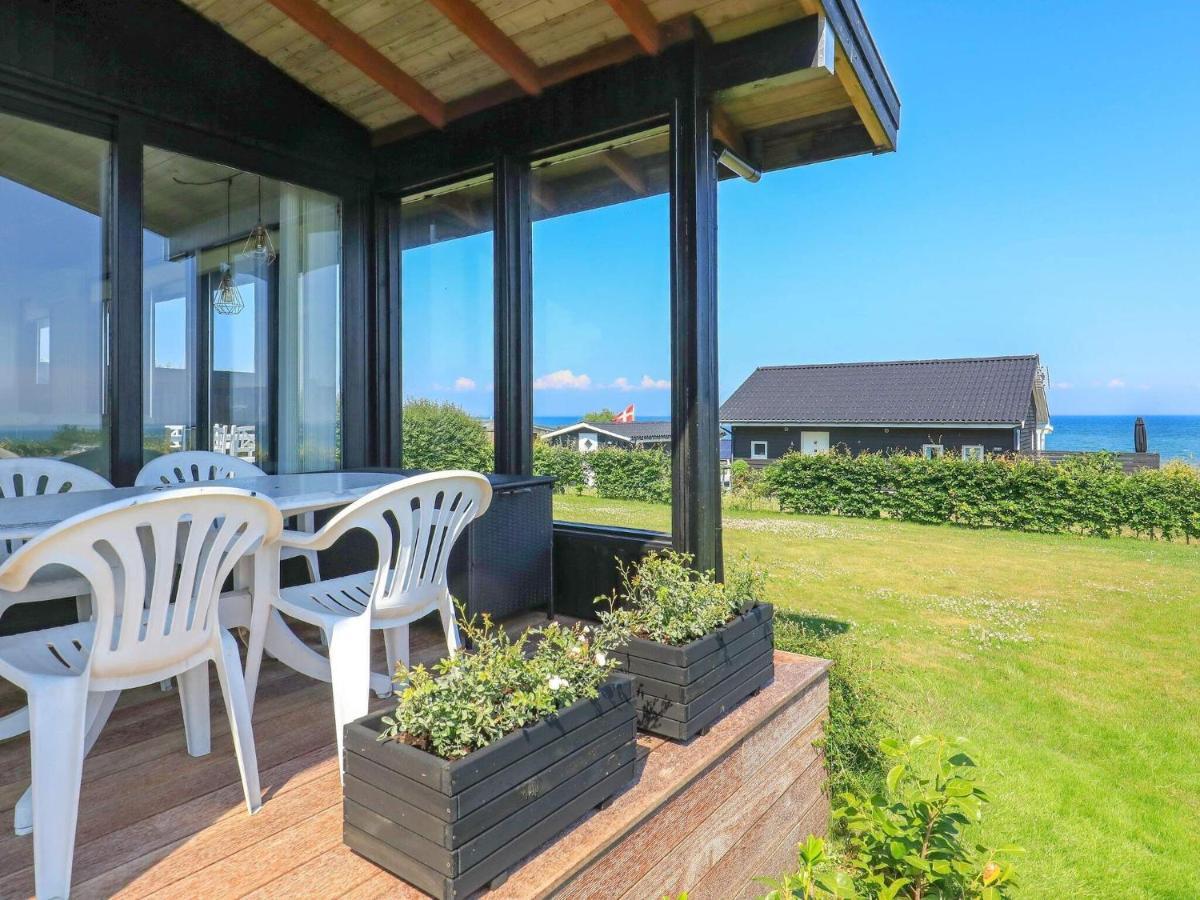 6 Person Holiday Home In Hesselager Eksteriør billede