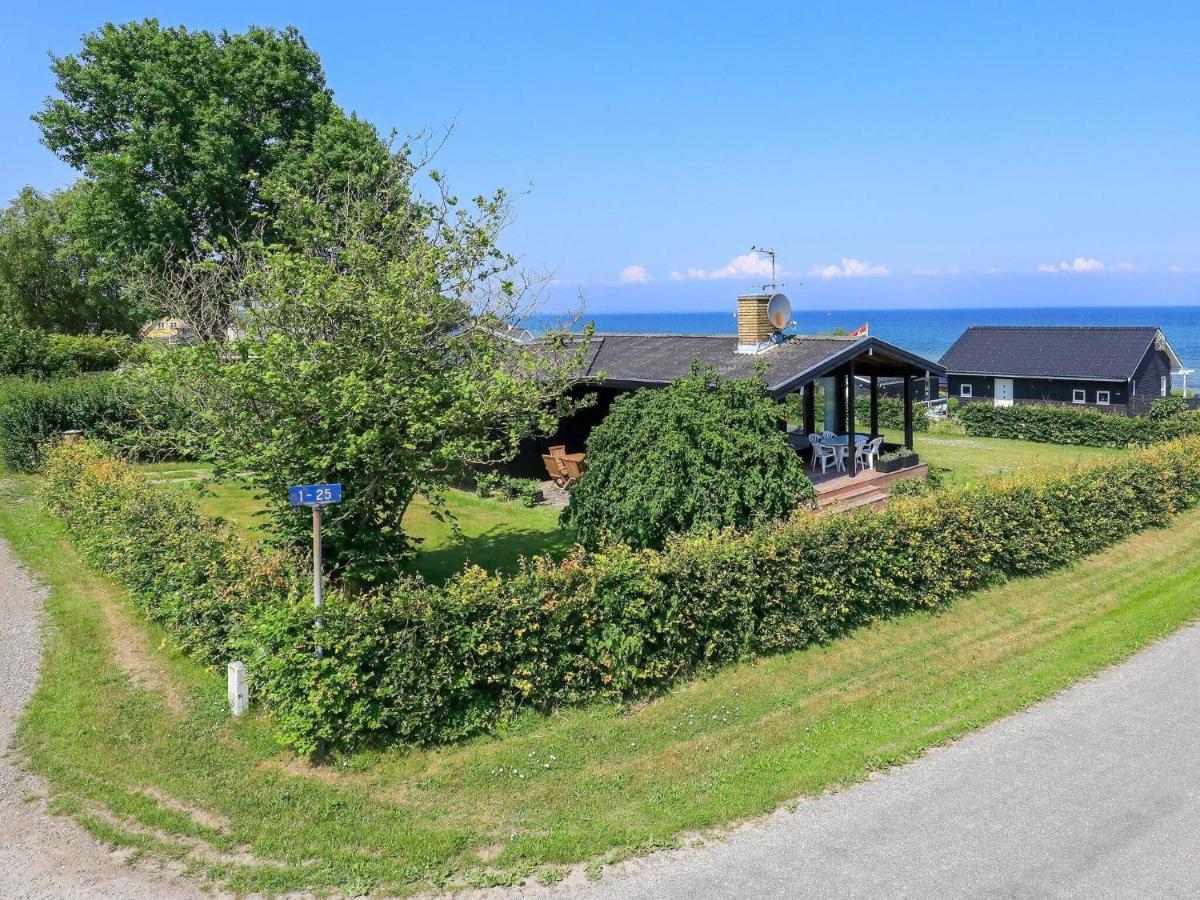 6 Person Holiday Home In Hesselager Eksteriør billede