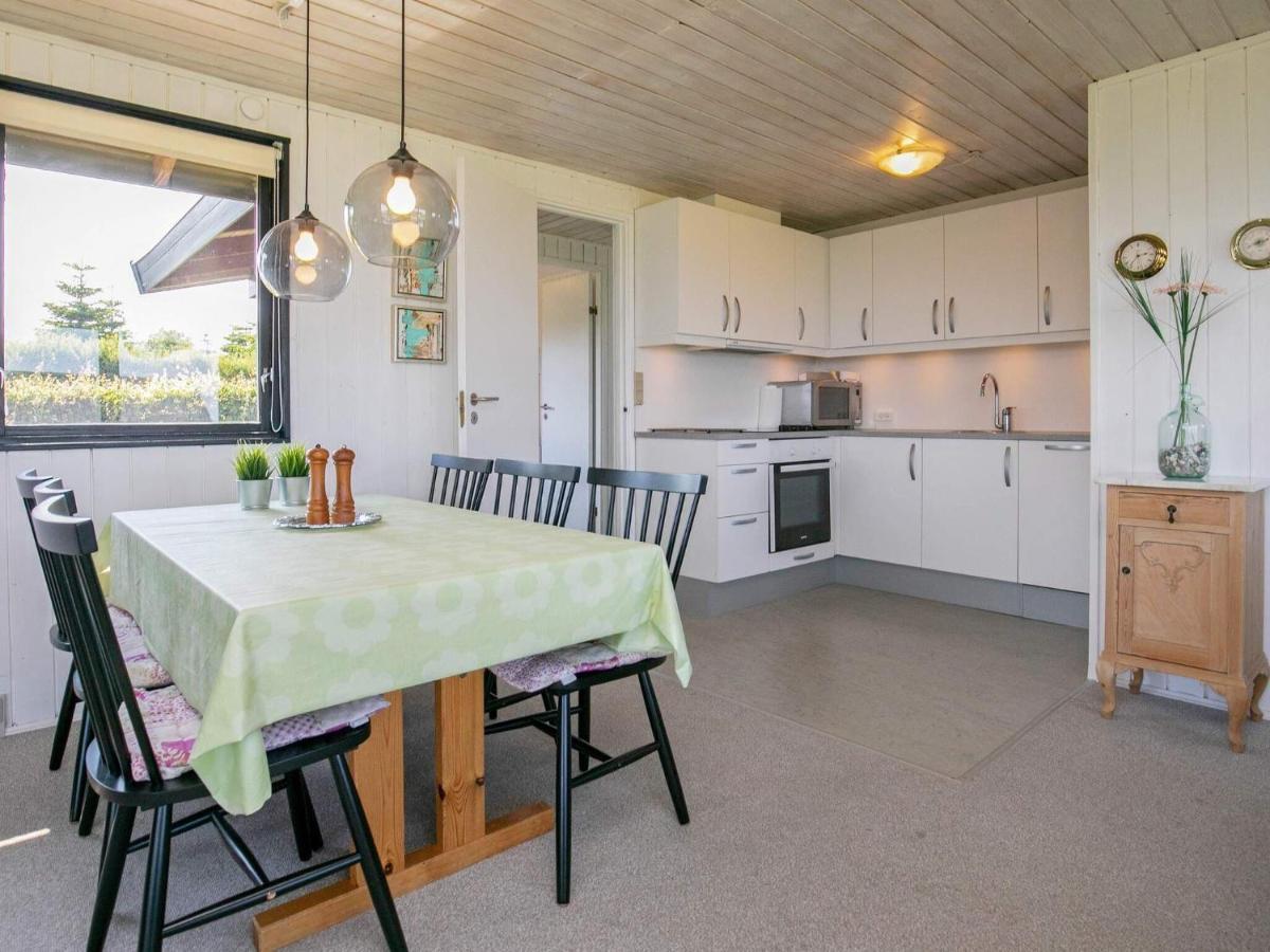 6 Person Holiday Home In Hesselager Eksteriør billede